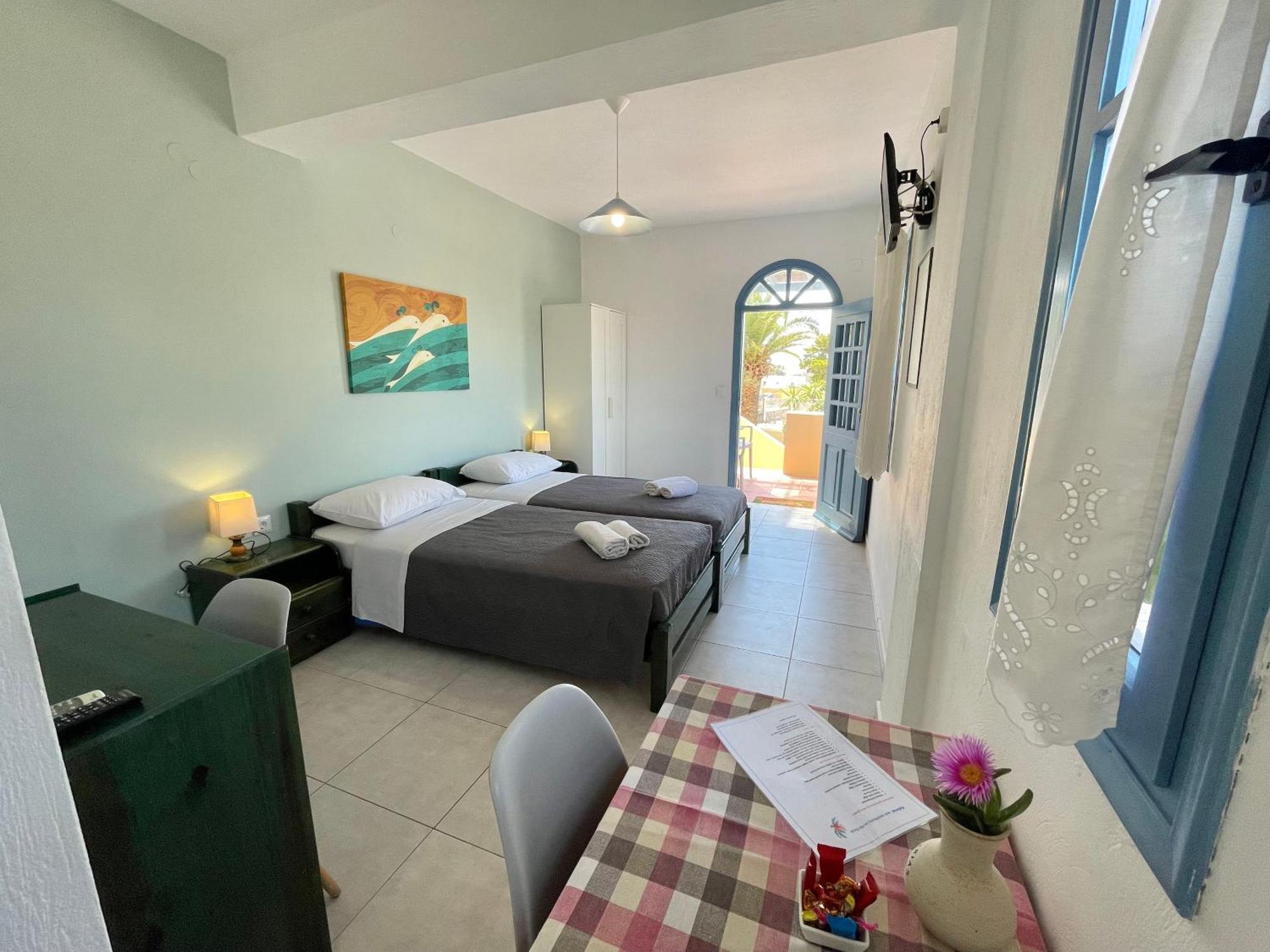 Asterias Mini Coastal Apartments 페리볼로스 외부 사진
