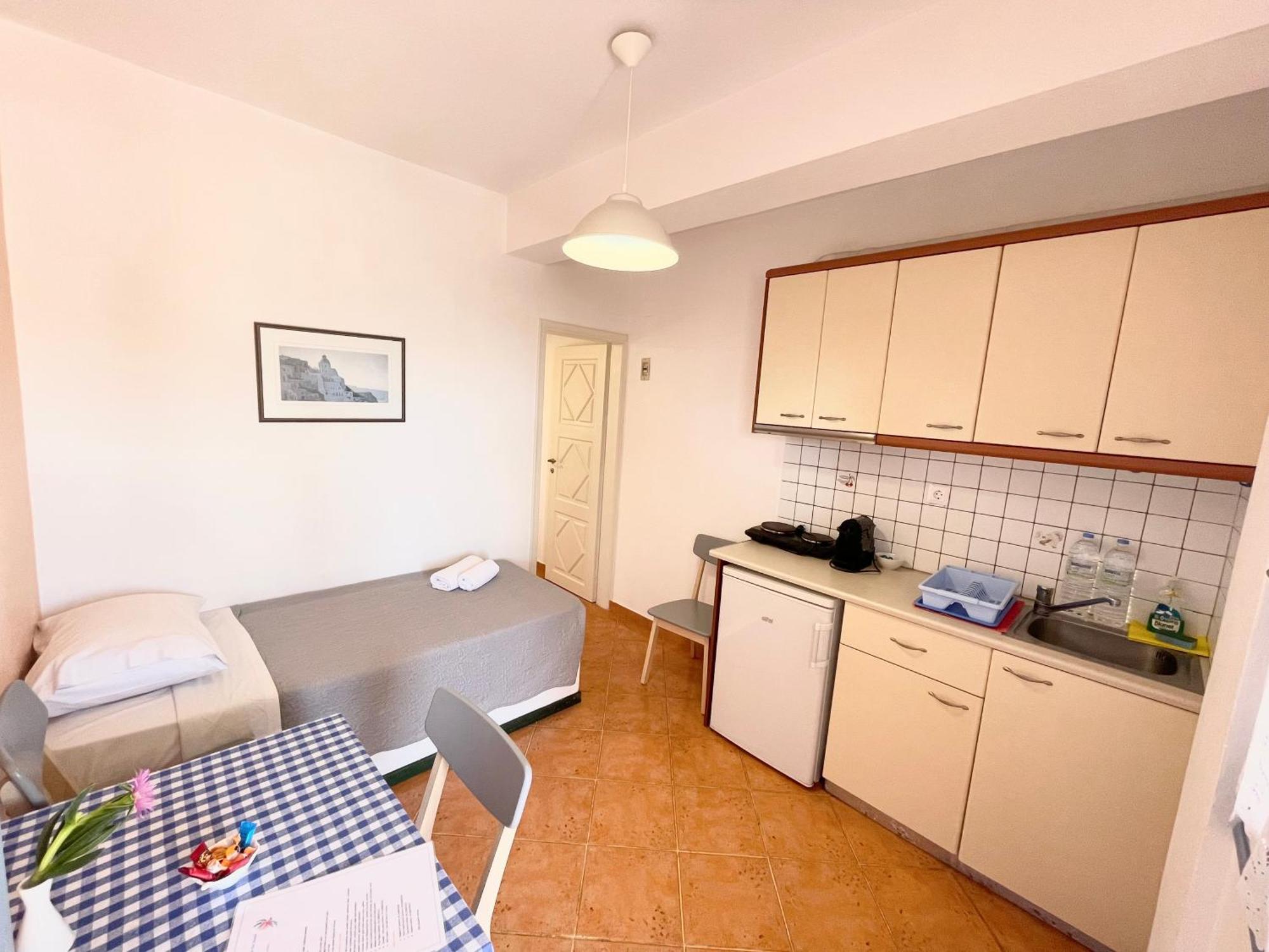 Asterias Mini Coastal Apartments 페리볼로스 외부 사진