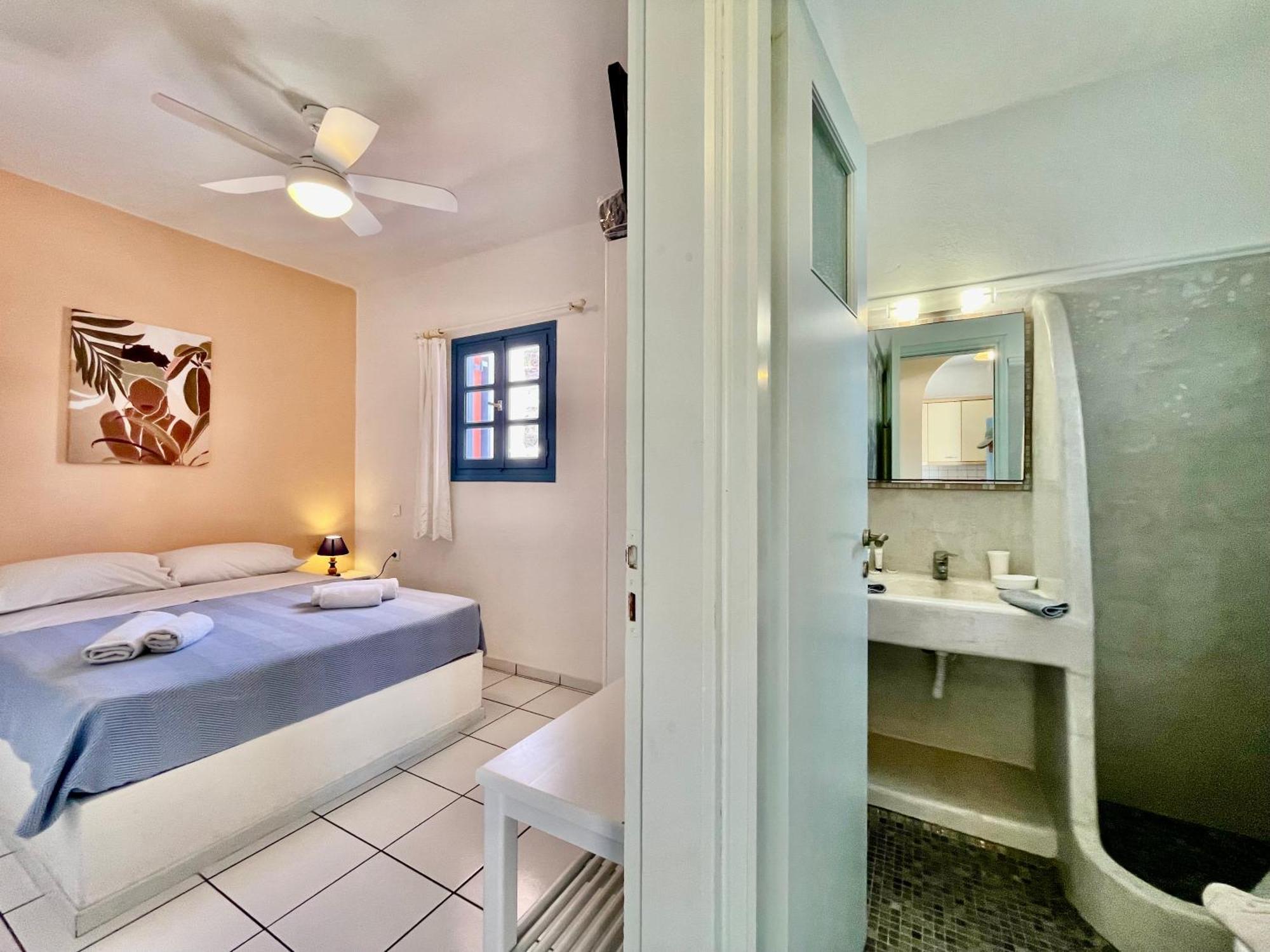 Asterias Mini Coastal Apartments 페리볼로스 외부 사진