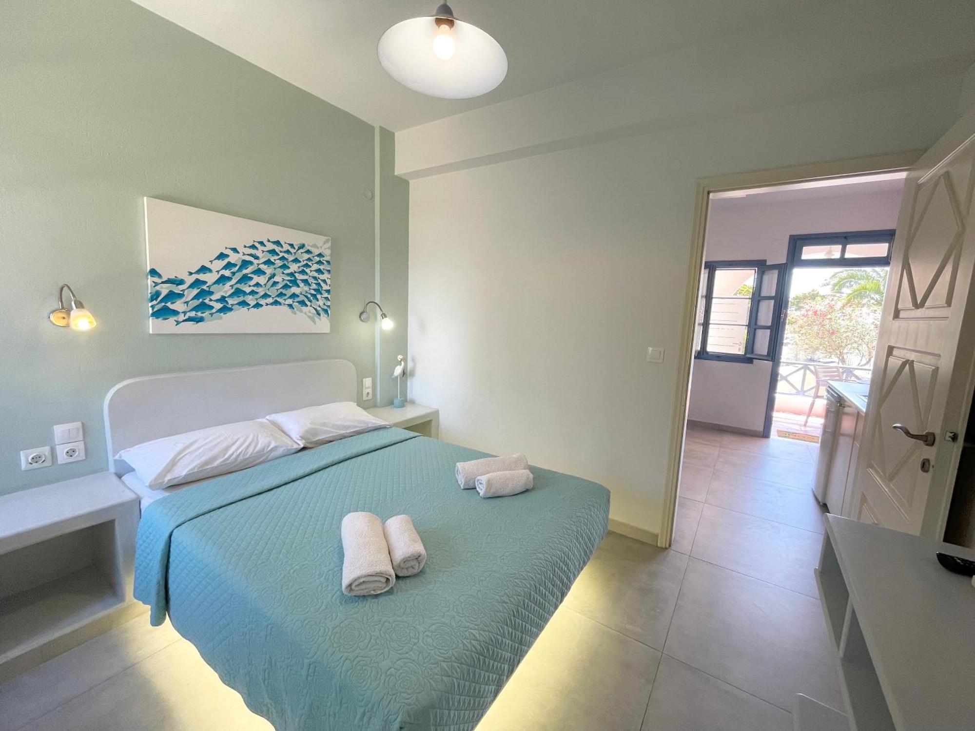 Asterias Mini Coastal Apartments 페리볼로스 외부 사진