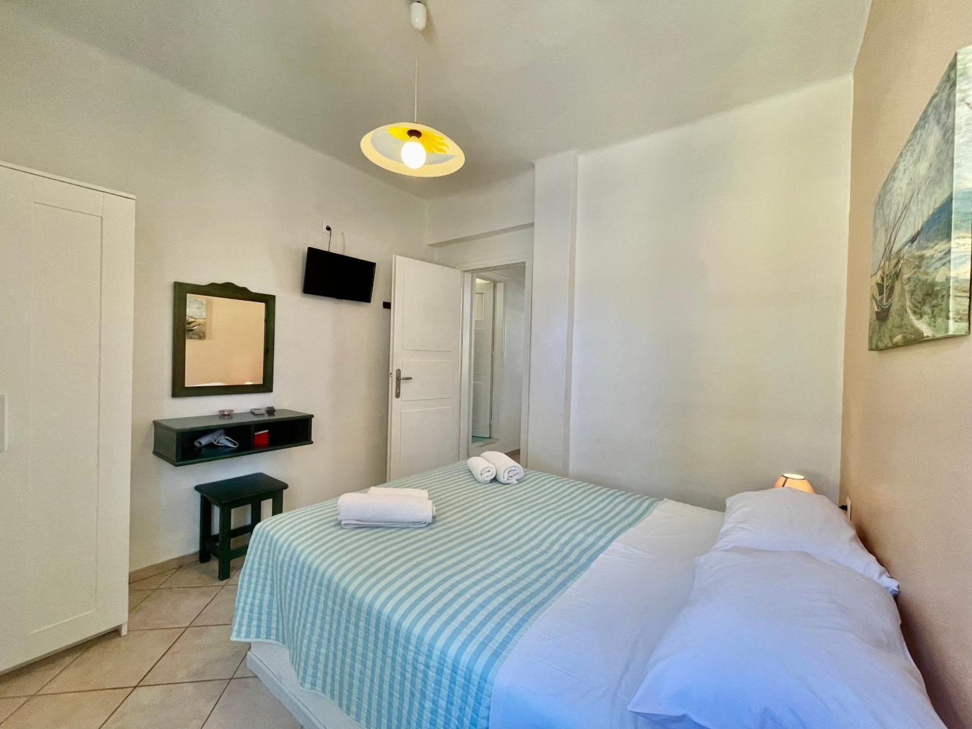 Asterias Mini Coastal Apartments 페리볼로스 외부 사진