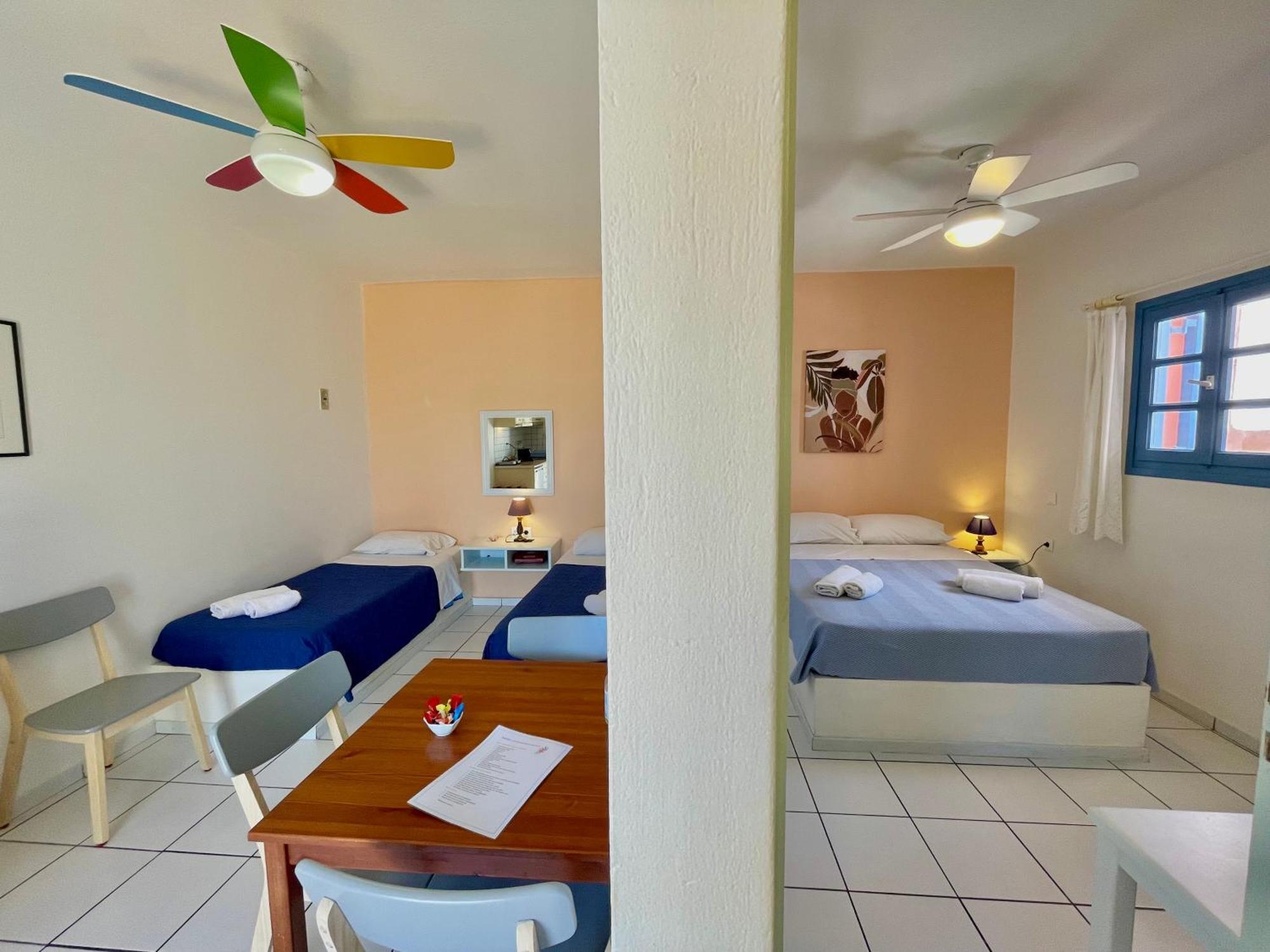 Asterias Mini Coastal Apartments 페리볼로스 외부 사진